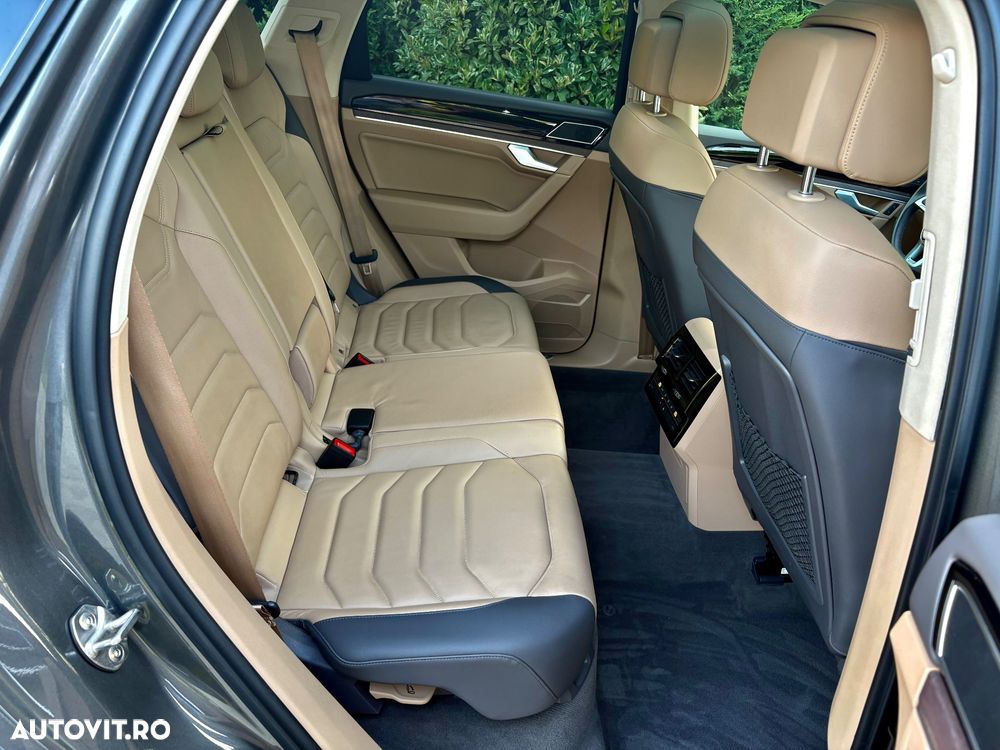 Volkswagen Touareg 3.0 V6 TDI SCR 4Motion Automatik - 11