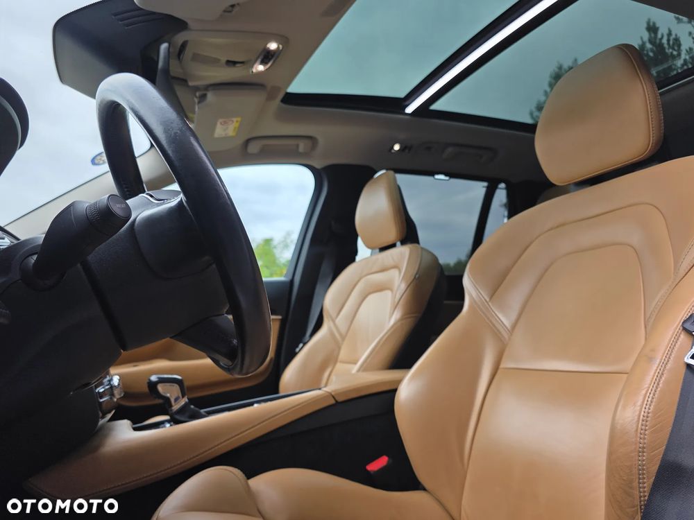 Volvo XC 90 - 6