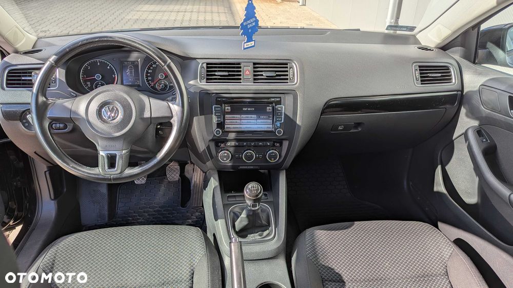 Volkswagen Jetta - 7
