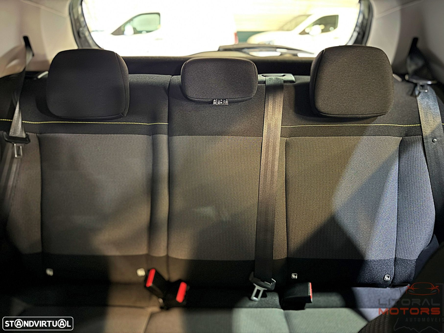 Citroën C3 1.2 PureTech Shine Pack - 37