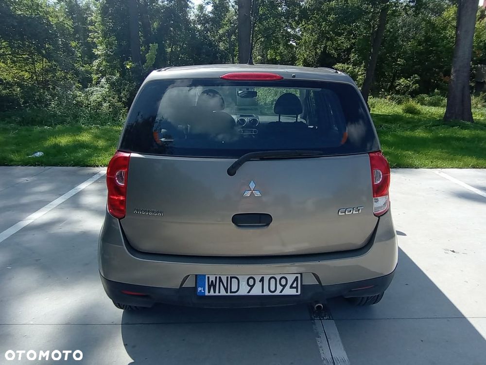 Mitsubishi Colt 2009 photo 5