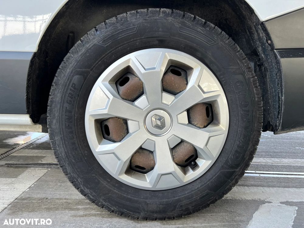 Renault Trafic 2.0 Blue dCi 110 S&S L2 8+1 Life - 31