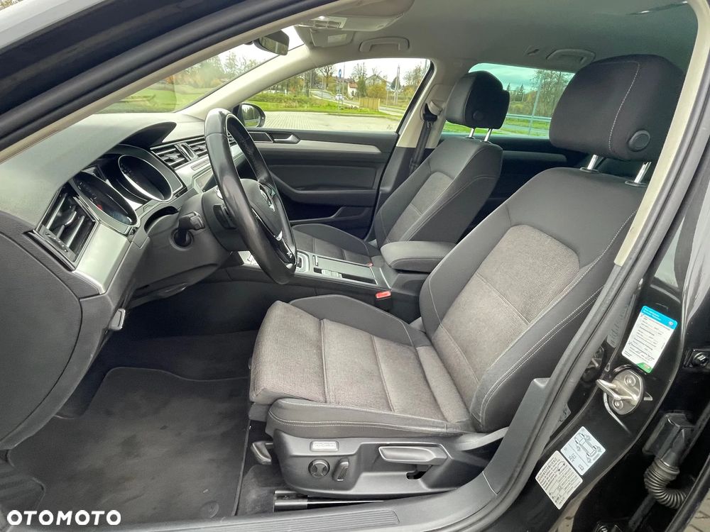 Volkswagen Passat 2.0 TDI (BlueMotion Technology) DSG Comfortline - 19