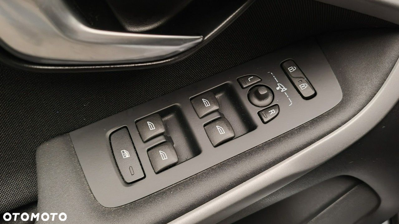 Volvo V40 D2 Drive-E Momentum - 22