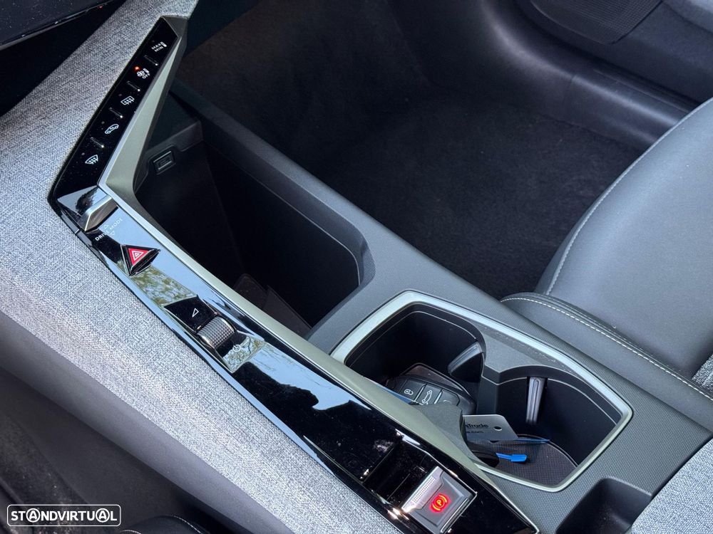 Peugeot 3008 1.2 Hybrid Allure e-DCS6 - 18
