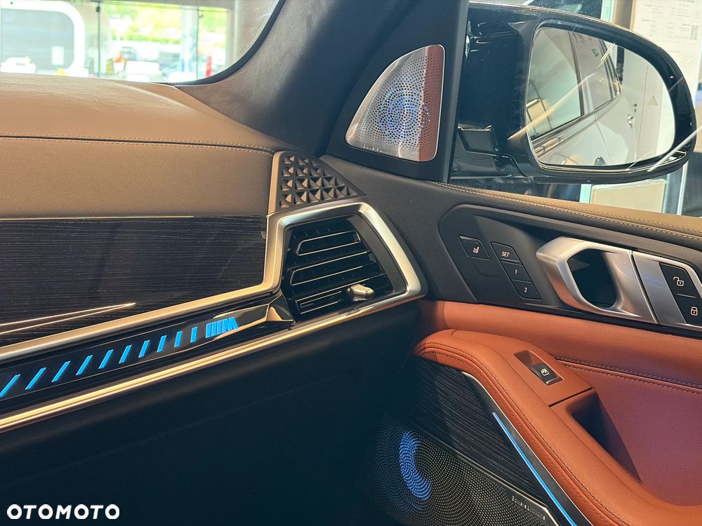 BMW X7 M60i xDrive mHEV sport - 24