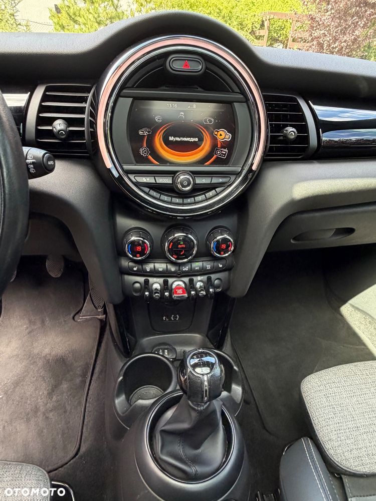 MINI Cooper Standard - 22