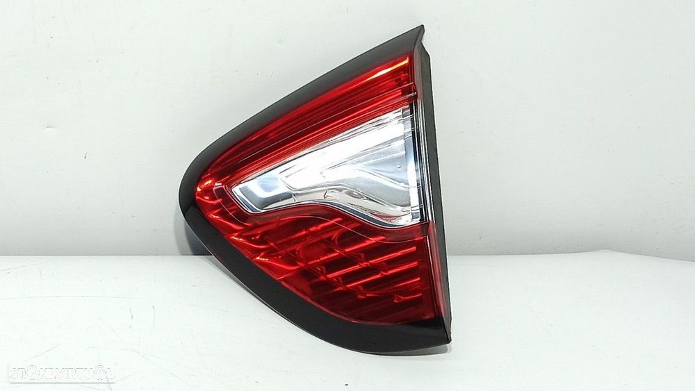 FAROLIM TRASEIRO DIREITO RENAULT CAPTUR ADVENTURE - 1