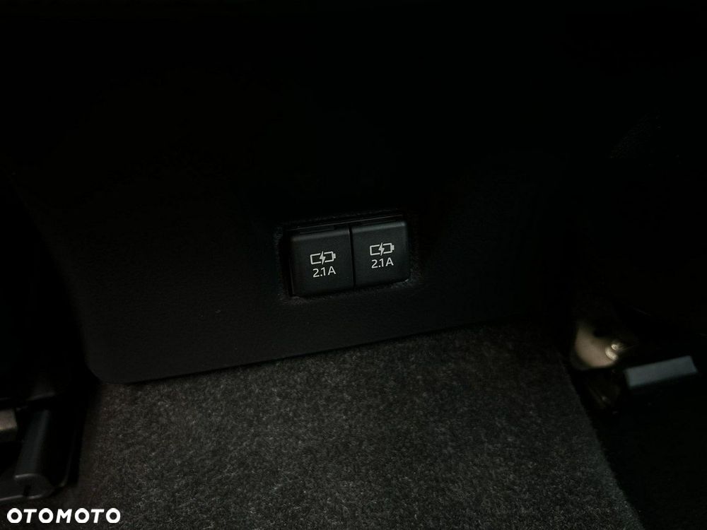 Toyota Camry 2.5 Hybrid Comfort CVT - 27