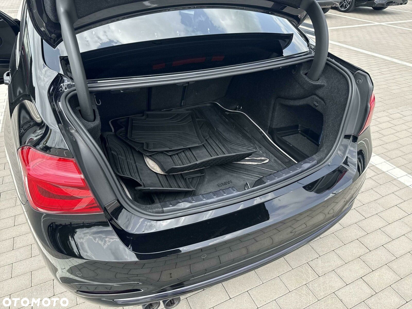 BMW Seria 3 320d Sport Line - 34
