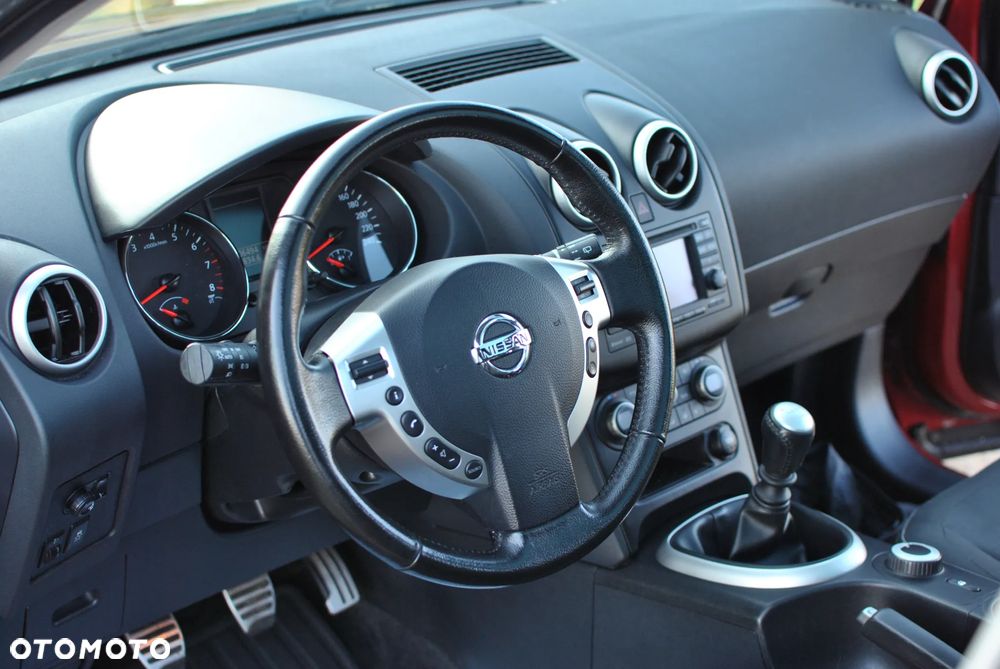 Nissan Qashqai 2.0 4x4 Tekna - 23