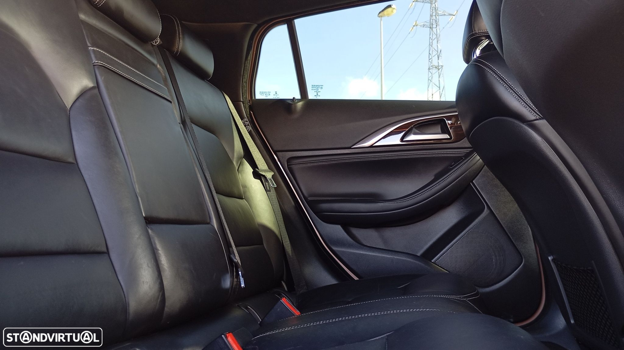 Infiniti Q30 2.2d DCT AWD Luxe Tech - 19