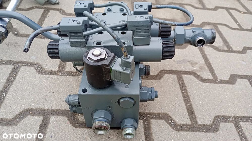 FV. ELEKTROZAWÓR ROZDZIELACZ HYDRAULICZNY LT-30H92,5 ZOELLER Medium XL - 6