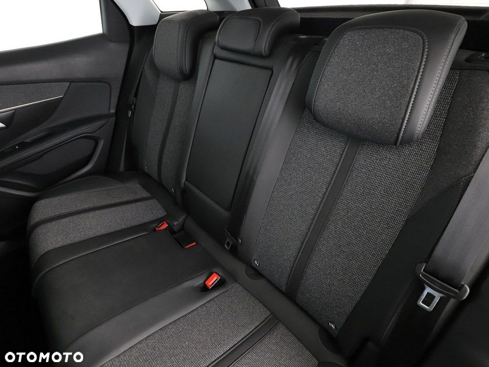 Peugeot 3008 1.2 PureTech Allure S&S EAT8 - 18