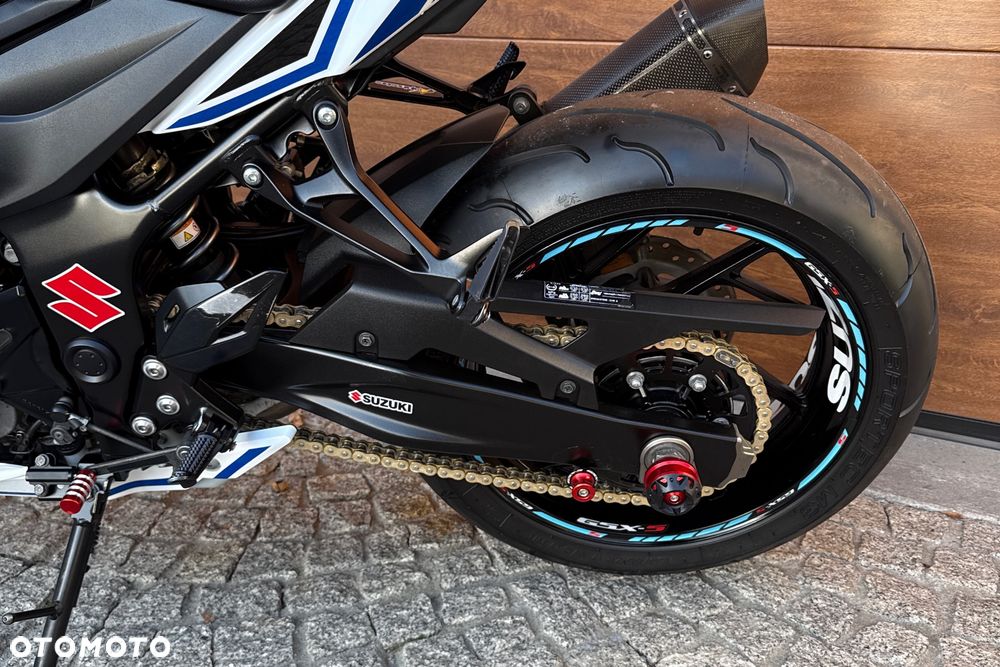 Suzuki GSX - 30