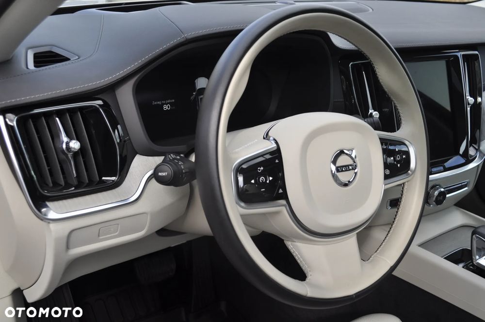 Volvo S60 B5 B AWD Ultimate Dark - 6