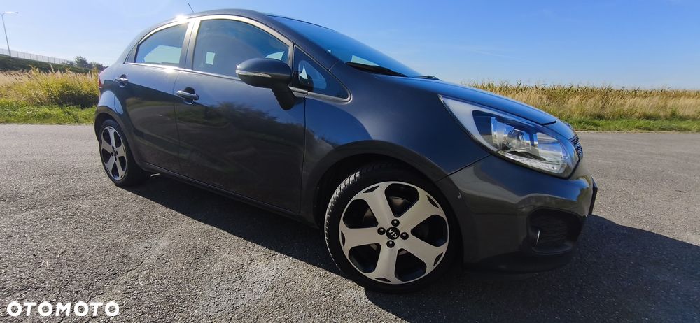 Kia Rio 1.2 L - 1
