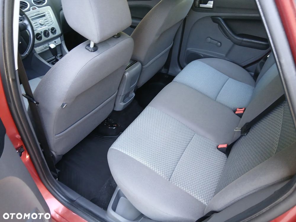 Ford Focus 1.6 Ambiente - 8