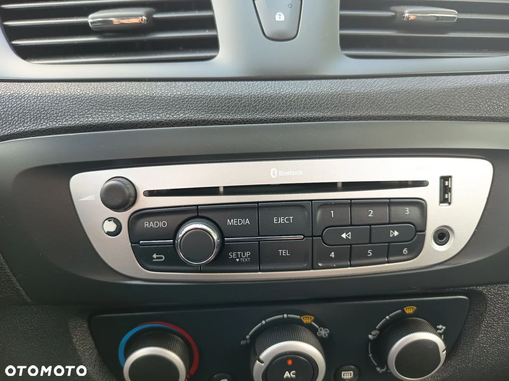Renault Scenic 1.6 16V 110 TomTom Edition - 26