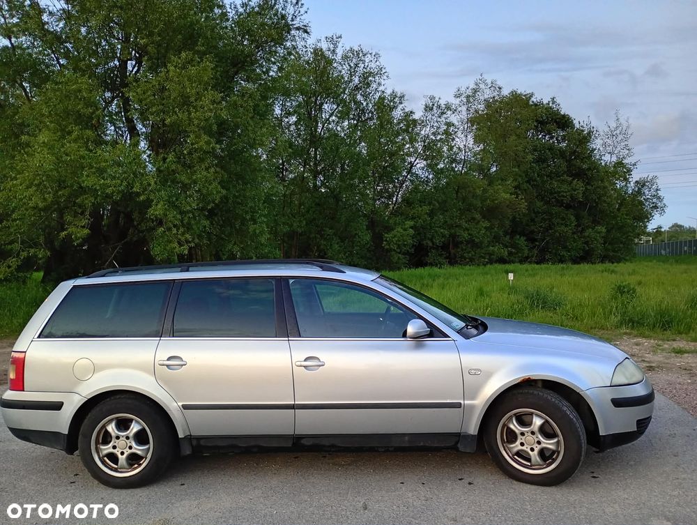 Volkswagen Passat 1.9 TDI Basis - 1