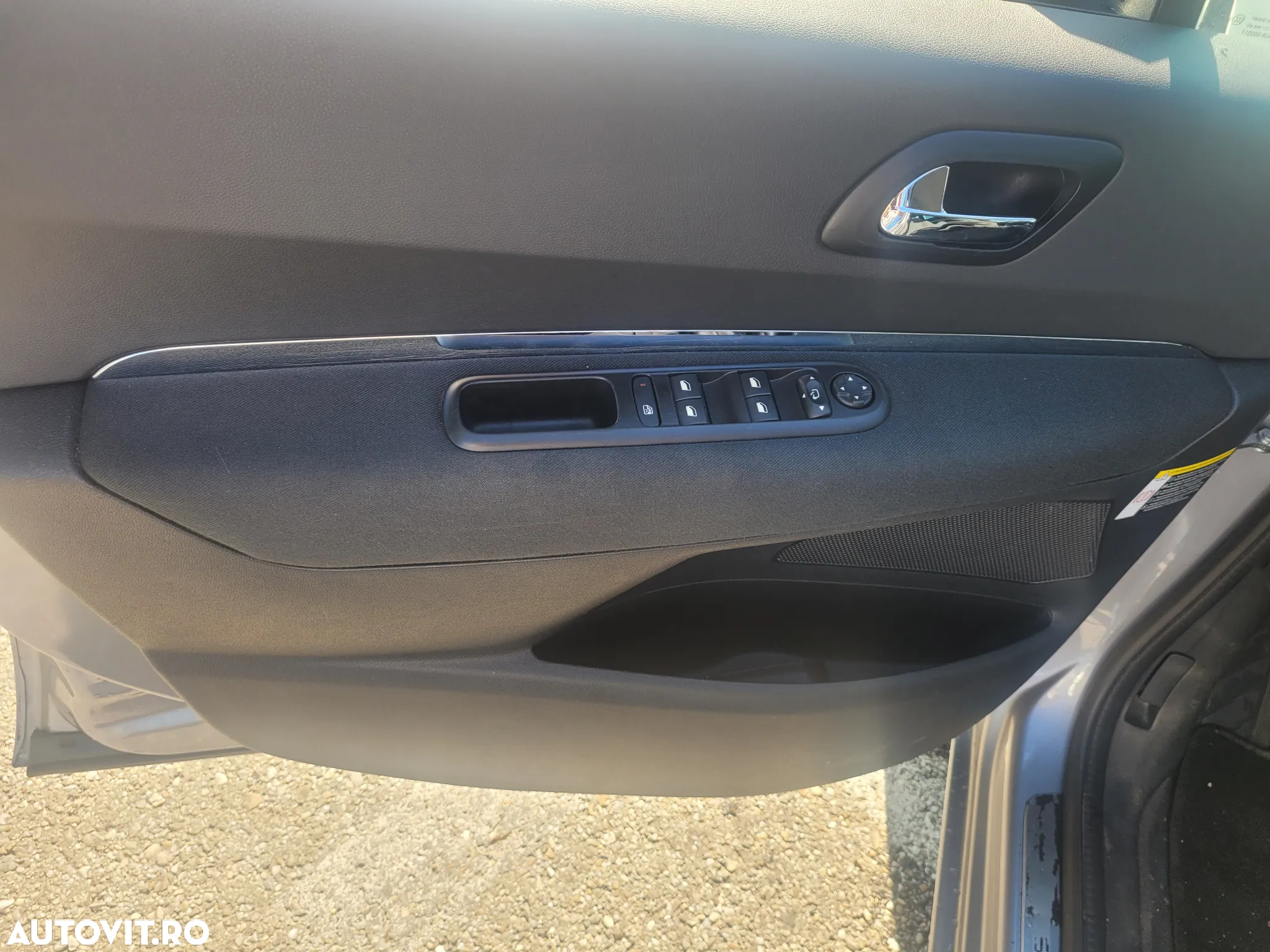 Peugeot 5008 1.6 HDI FAP Access - 16