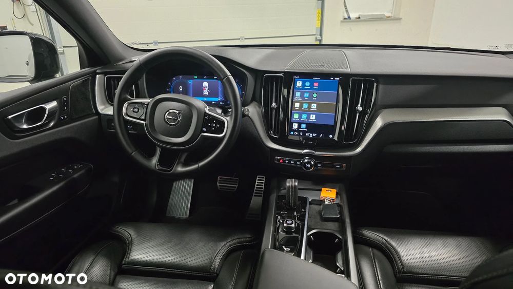 Volvo XC 60 B4 D AWD Plus Dark - 16