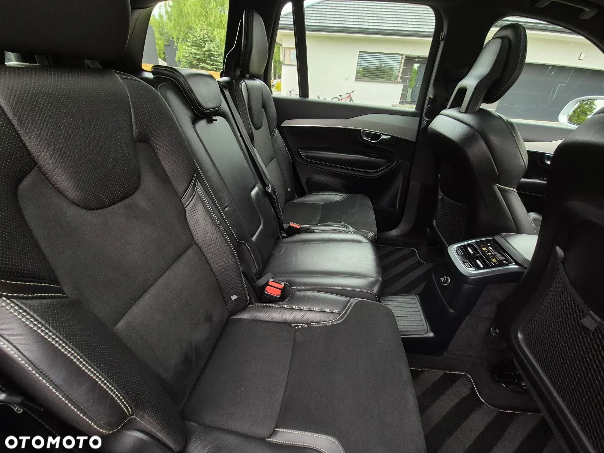 Volvo XC 90 T8 AWD Plug-In Hybrid R-Design 7os - 25