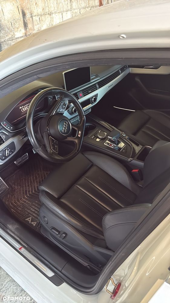 Audi A4 Limousine - 12