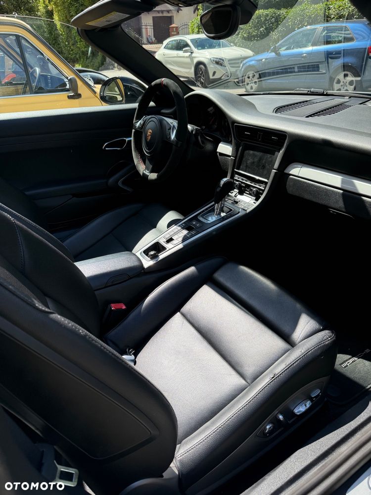 Porsche 911 Carrera PDK Black Edition - 8