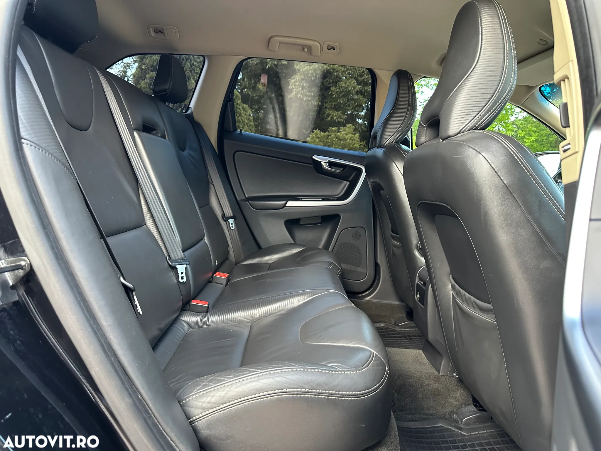 Volvo XC 60 D5 AWD Aut. RDesign - 27