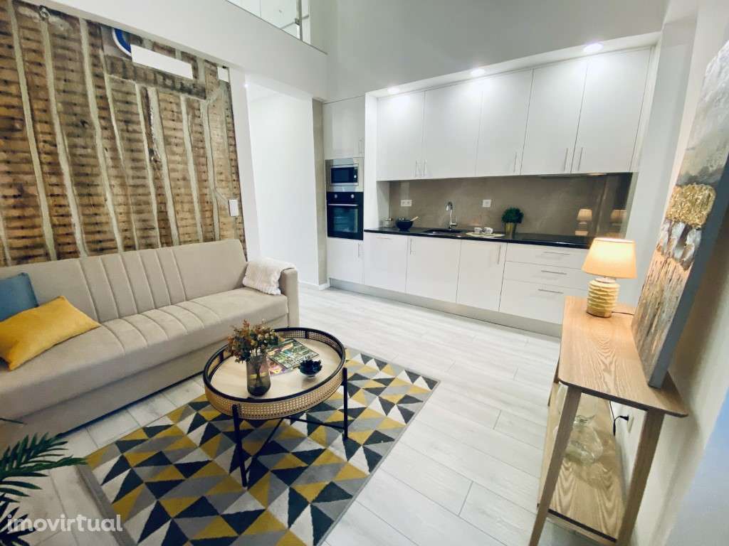 Apartamento T2, totalmente remodelado e mobilado, Benfica - Grande imagem: 2/34