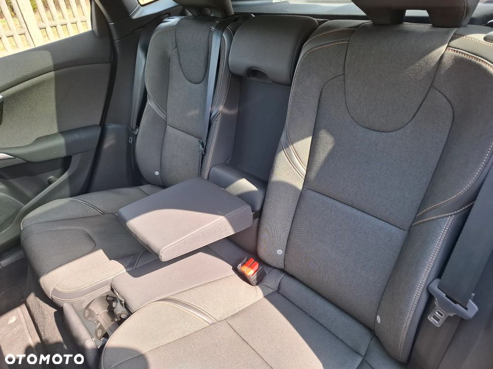 Volvo V40 Cross Country D3 Summum - 24