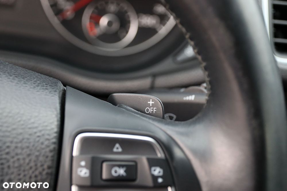 Volkswagen Passat 2.0 TDI DSG Highline - 35