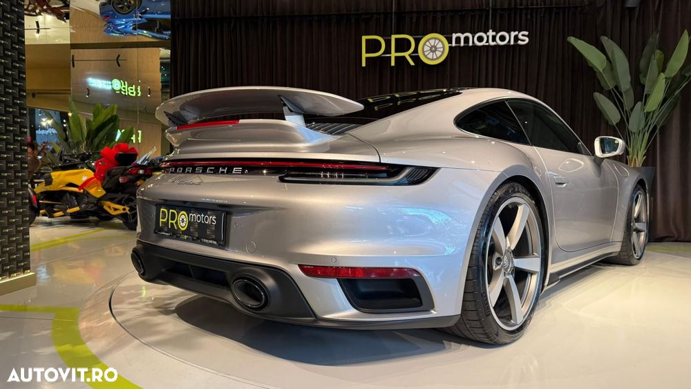 Porsche 911-TURBO-S - 8