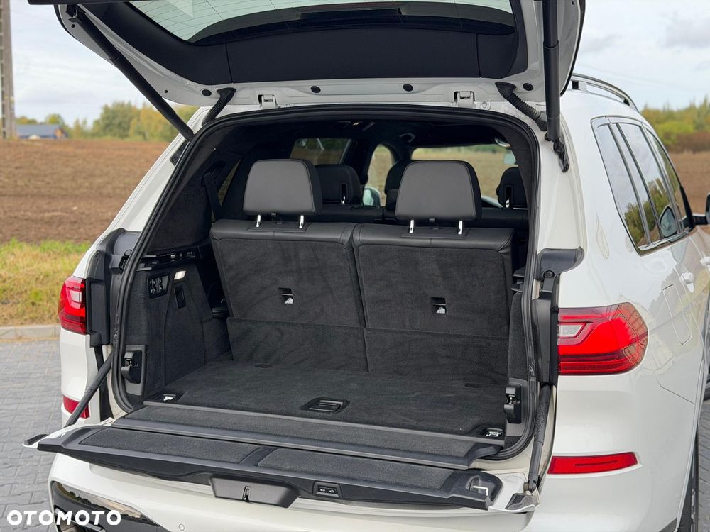BMW X7 M50d sport - 31
