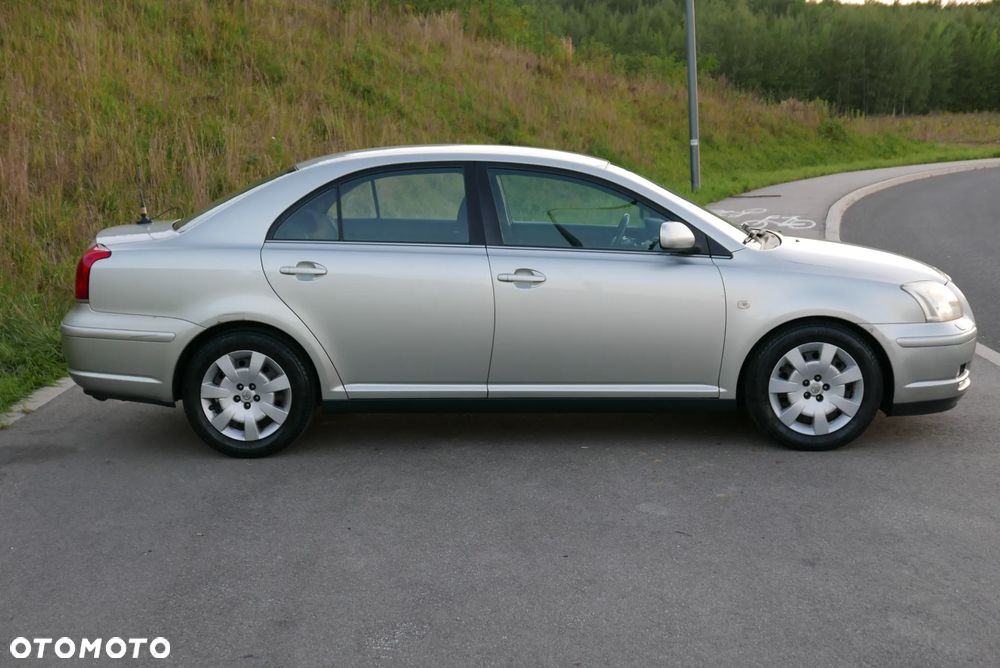 Toyota Avensis - 10