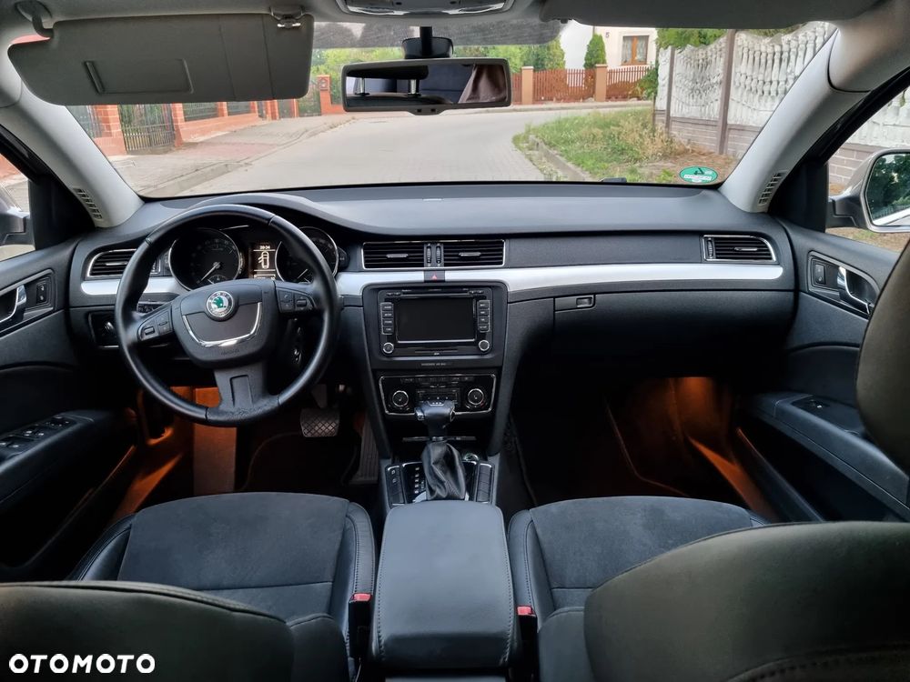 Skoda Superb 2.0 TDI Elegance DSG - 13