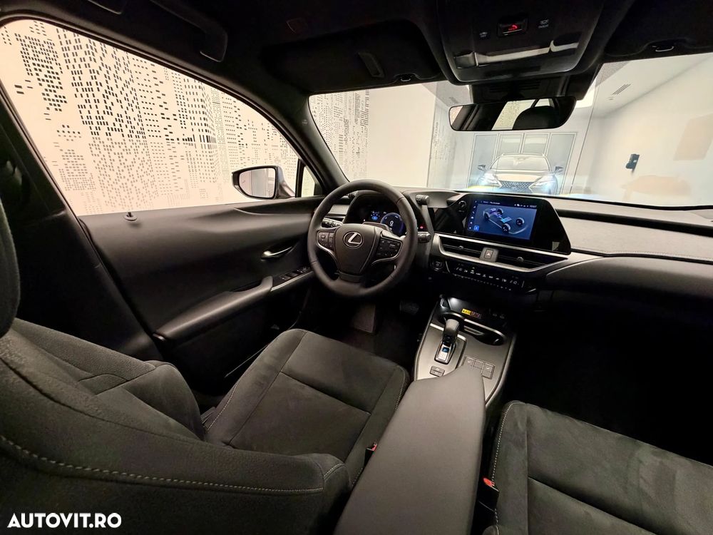 Lexus UX 300h AWD CVT HEV Business - 12