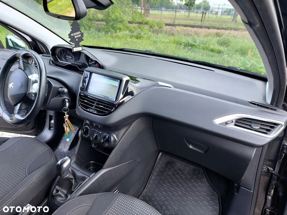 Peugeot 208 PureTech 82 Allure - 13