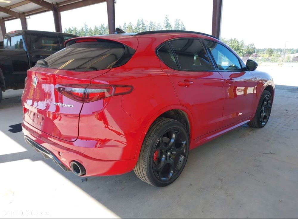 Alfa Romeo Stelvio - 7