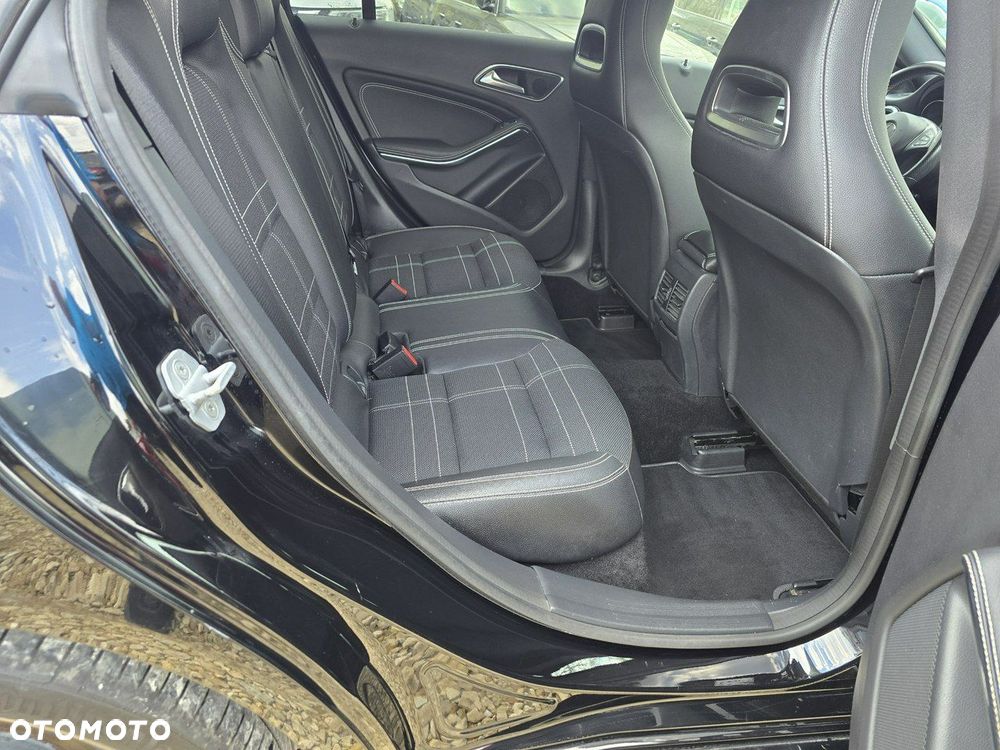 Mercedes-Benz CLA - 11
