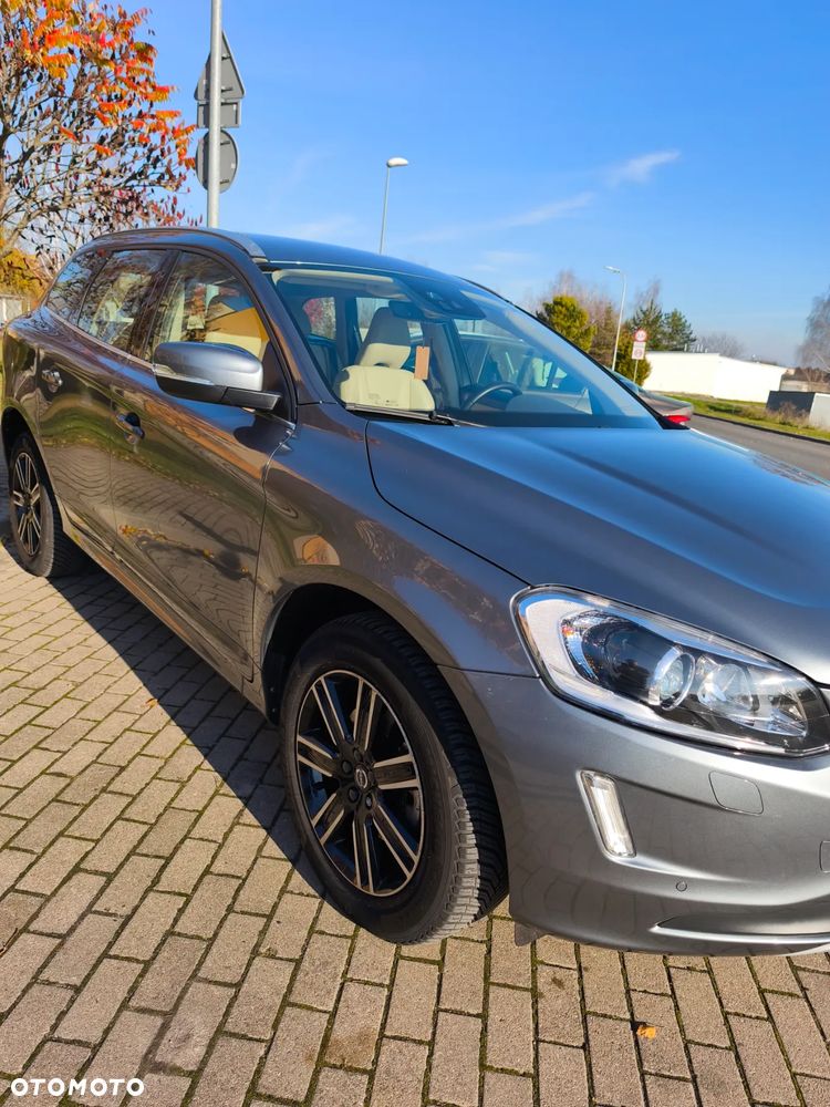 Volvo XC 60 D4 Momentum - 35