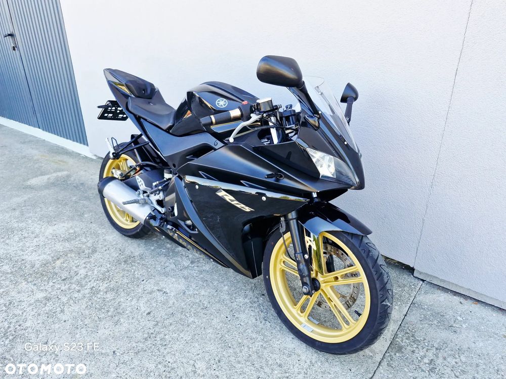 Yamaha YZF - 1