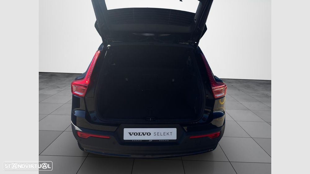 Volvo EX40 82 kWh Single Motor Extended Range Black Edition - 18