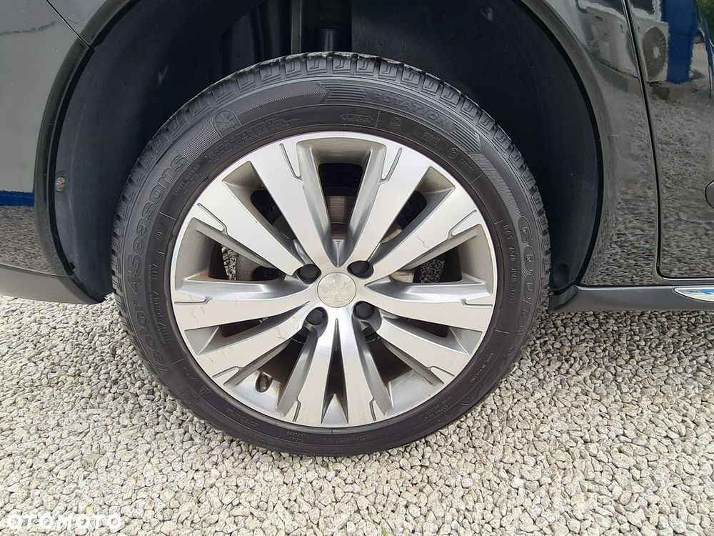 Peugeot 3008 1.6 BlueHDi Allure S&S - 32