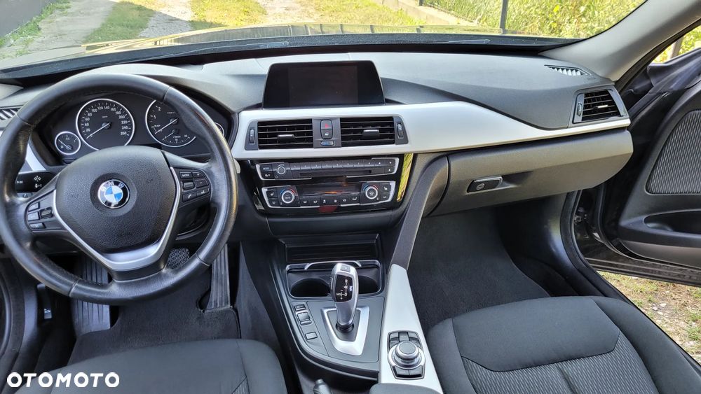 BMW 3GT 320i xDrive - 11