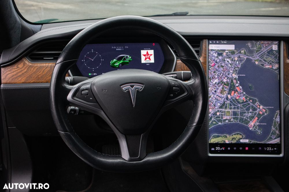 Tesla Model S - 6