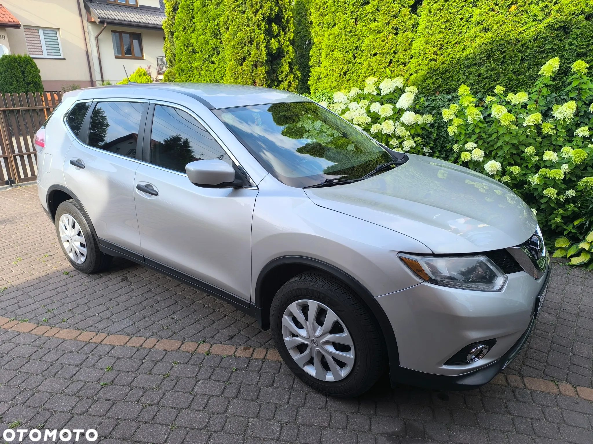 Nissan Rogue - 2