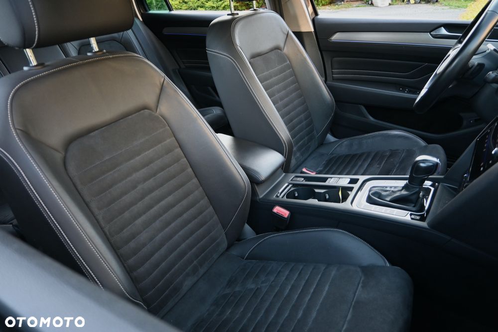 Volkswagen Passat 2.0 TDI SCR DSG Business - 29