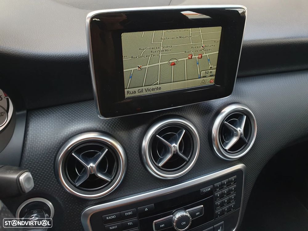 Mercedes-Benz A 200 d 7G-DCT Urban - 11